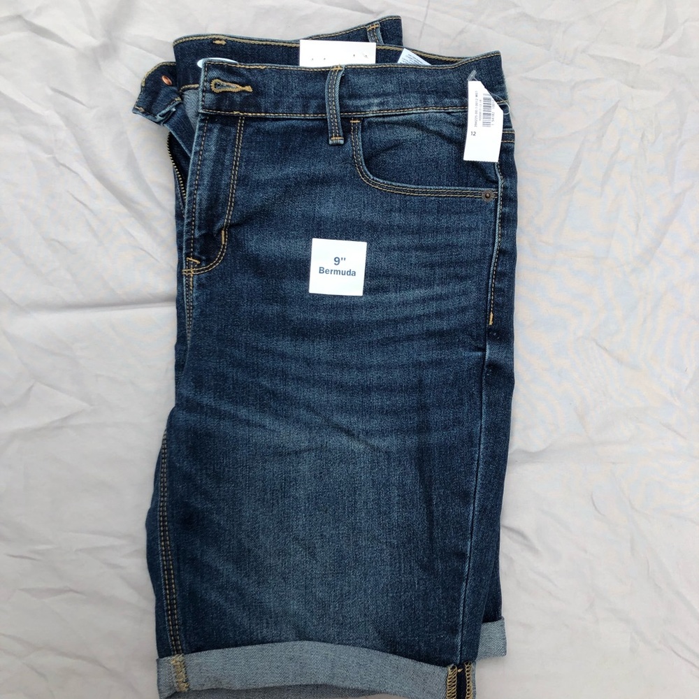 Old Navy Bermuda shorts NWT